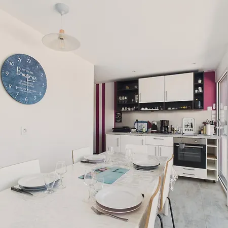 20 M De La Plage, Pour 4, Terrasse Apartman