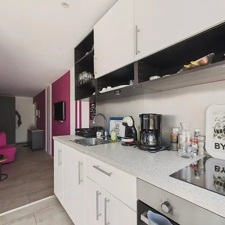 Appartement 20 M De La Plage, Pour 4, Terrasse